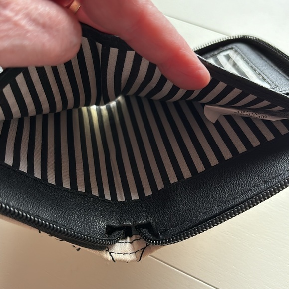 💙LUV BETSEY BY BETSEY JOHNSON WALLET *EUC* - Picture 6 of 6